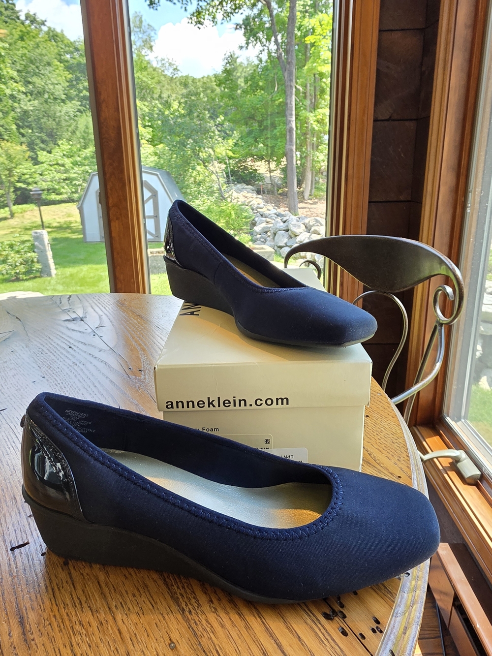 Anne Klein NWOT Navy Wedge with Patent Heel Detail